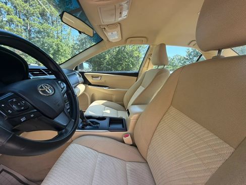 Used 2015 Toyota Camry LE FWD image 12