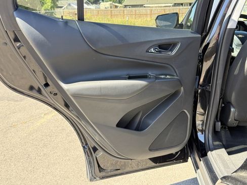 Used 2022 Chevrolet Equinox LT image 44