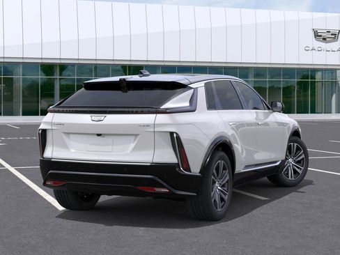 New 2025 Cadillac Lyriq Luxury image 28