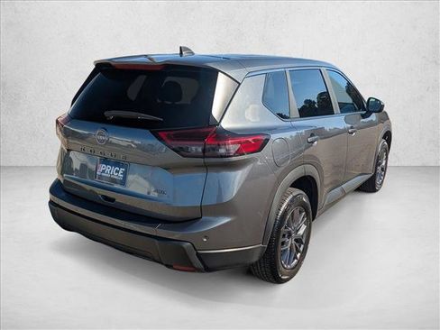 Used 2024 Nissan Rogue S image 5
