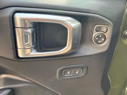 Used 2024 Jeep Wrangler Unlimited AWD/4WD image 22