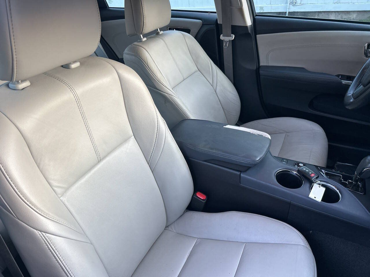 Used 2015 Toyota Avalon XLE w/ Preferred Accessory Package FWD image 23
