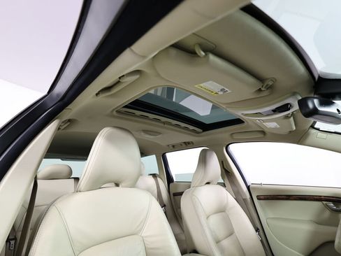 Used 2009 Volvo XC70 3.2 image 39