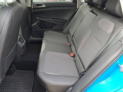 Used 2025 Volkswagen Taos SE image 12