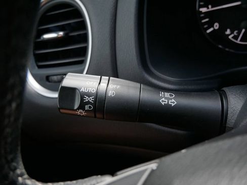 Used 2019 Nissan Pathfinder SV AWD/4WD image 21