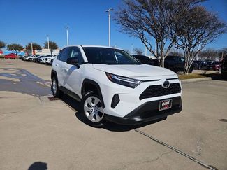 Used 2024 Toyota RAV4 LE video 1