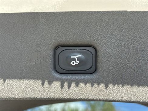 Certified 2023 Lincoln Nautilus Reserve image 11