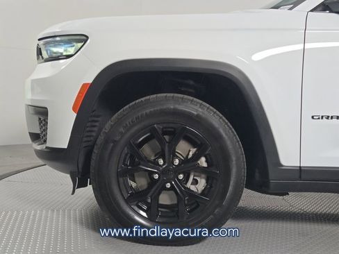 Used 2024 Jeep Grand Cherokee L Altitude RWD image 11