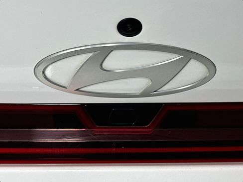 Used 2024 Hyundai Elantra Limited FWD image 29