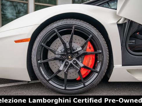 Used 2015 Lamborghini Aventador LP 700-4 image 10