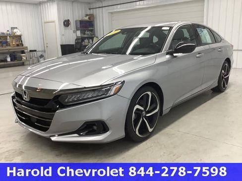 Used 2022 Honda Accord Sport image 3