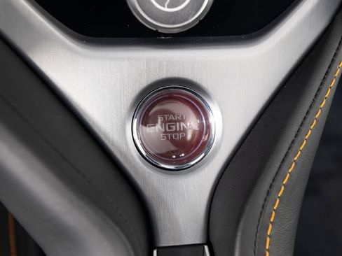 Used 2024 McLaren 750S Spider RWD image 25