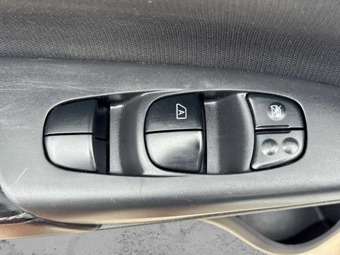 Used 2019 Nissan Sentra SV FWD image 16