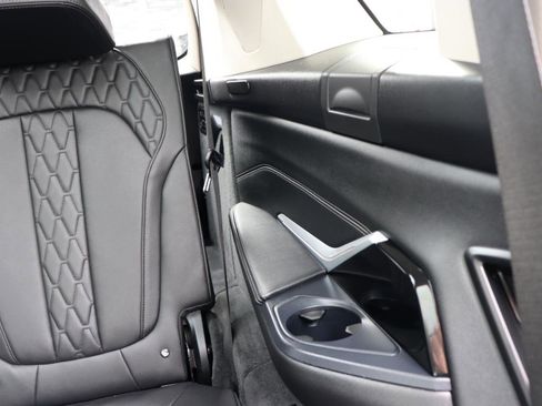 Used 2025 BMW X7 xDrive40i image 32