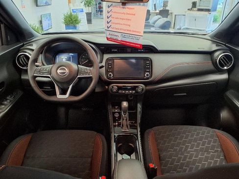 Used 2024 Nissan Kicks SR image 7