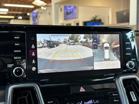 Certified 2023 Kia Sorento SX Prestige w/ Panoramic Sunroof Package AWD/4WD image 29