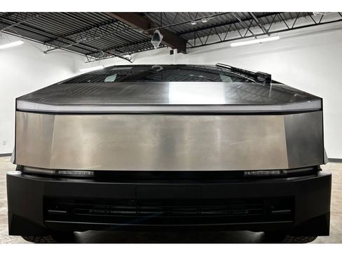 Used 2024 Tesla Cybertruck AWD Crew Cab image 3