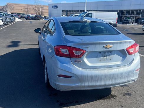 Used 2017 Chevrolet Cruze LT image 7