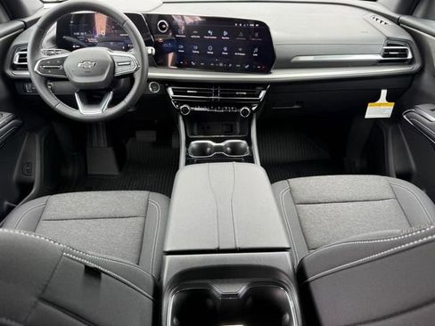 New 2026 Chevrolet Traverse LT w/ Midnight/Sport Edition FWD image 7