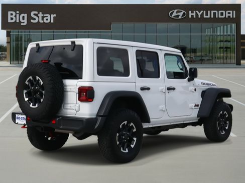 Used 2024 Jeep Wrangler Unlimited Rubicon w/ Technology Group image 4