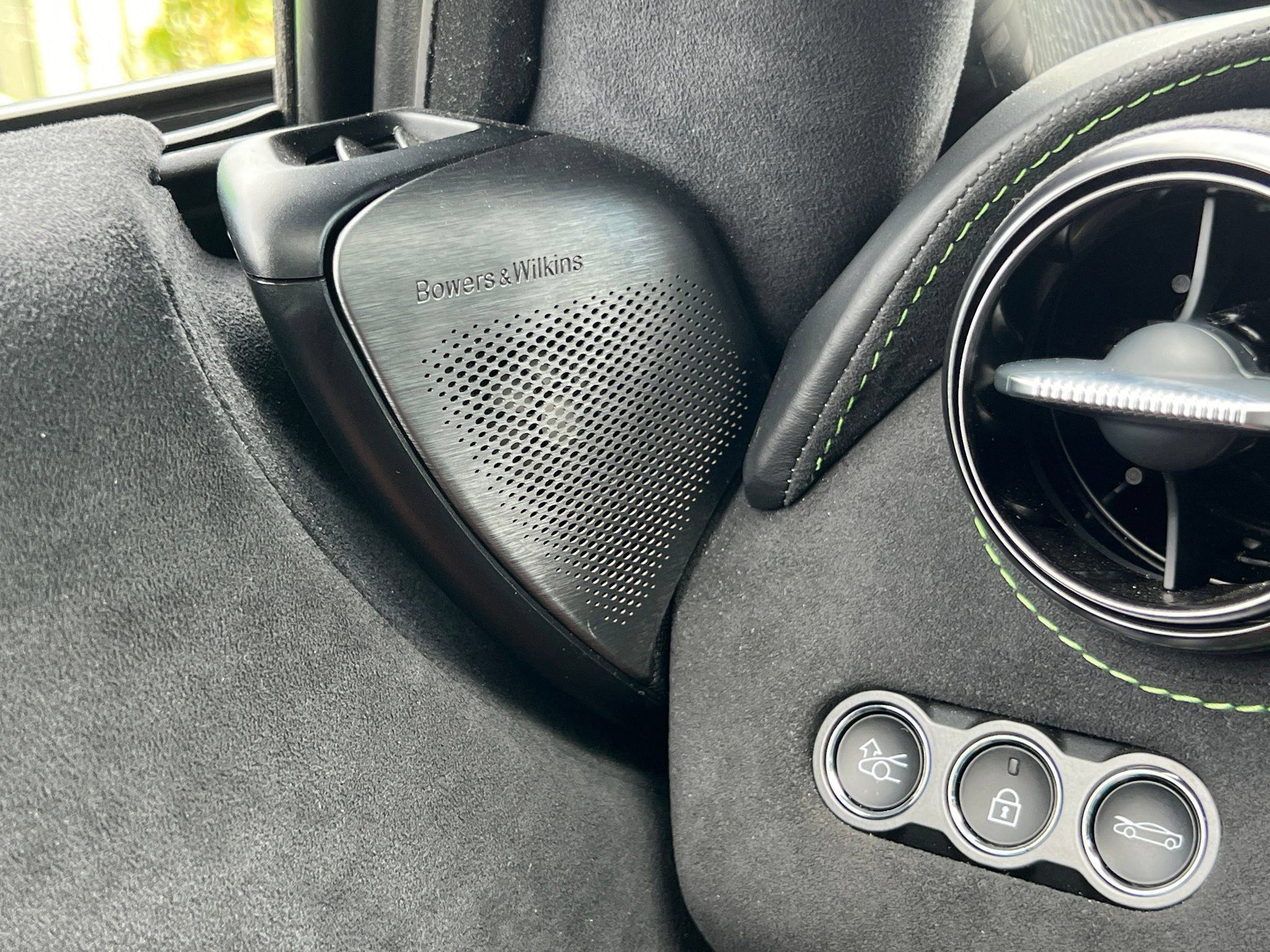 Used 2024 McLaren 750S RWD image 36