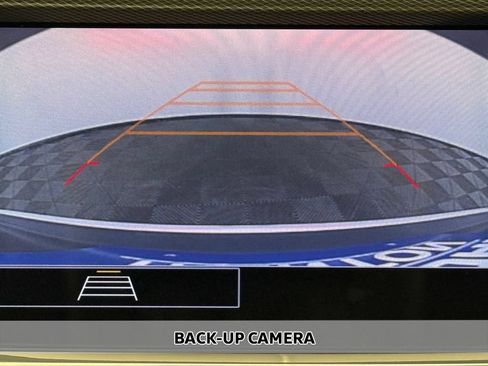 Used 2023 Buick Encore GX Essence w/ Experience Buick Package FWD image 4