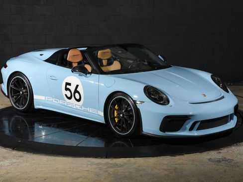 Used 2019 Porsche 911 Speedster RWD image 2