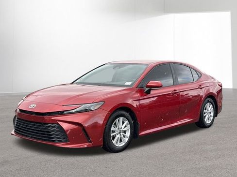 Used 2025 Toyota Camry LE w/ Convenience Package image 33