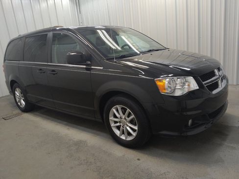 Used 2019 Dodge Grand Caravan SXT FWD image 11
