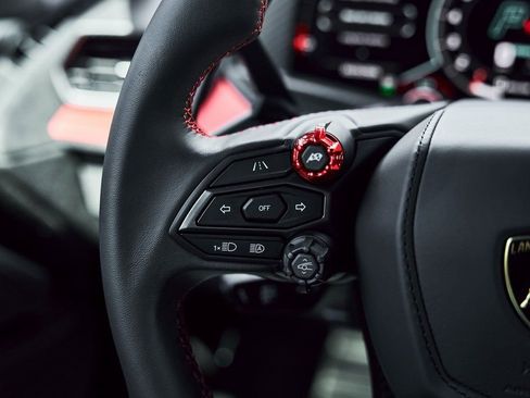 Used 2025 Lamborghini Revuelto image 59