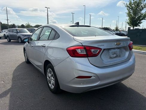 Used 2019 Chevrolet Cruze LS FWD image 5