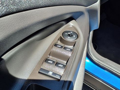 Used 2018 Ford Escape SE w/ SE Sport Appearance Package FWD image 21