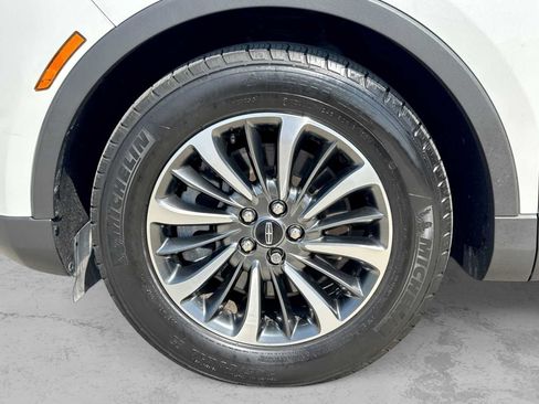 Used 2023 Lincoln Nautilus AWD w/ Premium Package image 13