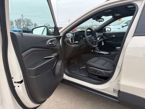New 2026 Chevrolet Trax RS w/ Sunroof Package image 9