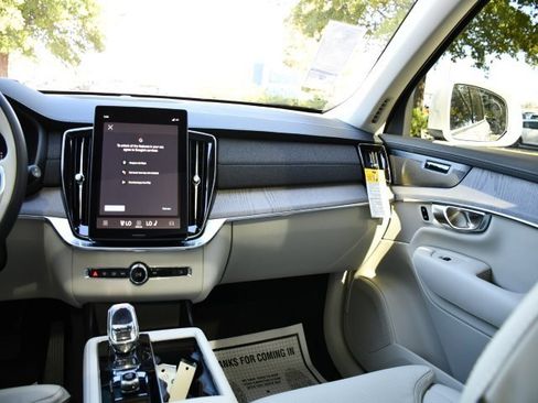 New 2026 Volvo XC90 B6 Ultra image 21