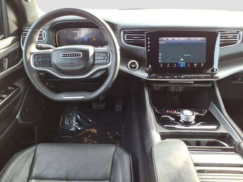 Used 2024 Jeep Wagoneer Series II w/ Flexible Seating Group image 34