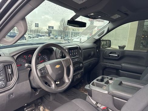 Used 2020 Chevrolet Silverado 1500 Custom w/ Custom Value Package image 10