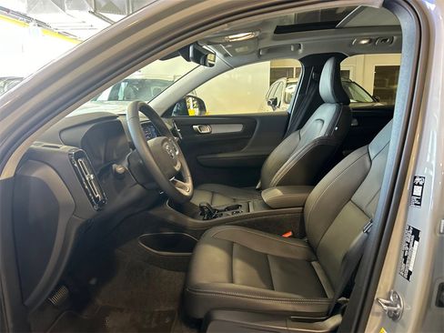 Used 2026 Volvo XC40 B5 Core w/ Climate Package image 10