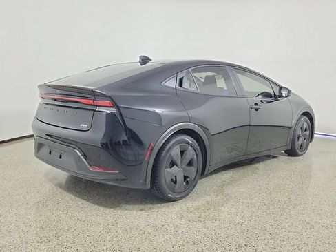 Used 2025 Toyota Prius LE FWD image 5