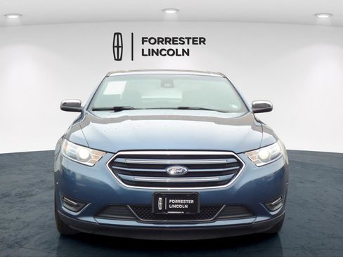 Used 2018 Ford Taurus Limited w/ Driver Assist Package image 8