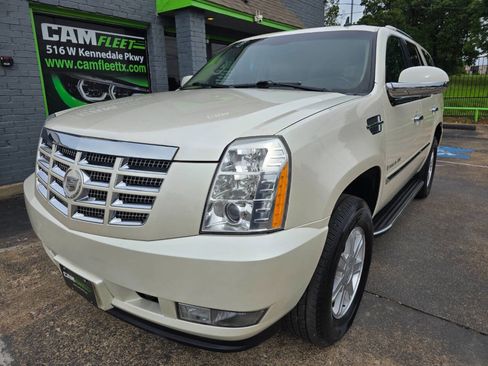 Used 2009 Cadillac Escalade 2WD image 2