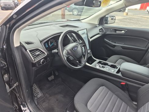 Used 2024 Ford Edge SE w/ Black Appearance Package image 11