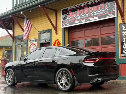 Used 2017 Dodge Charger SXT w/ Navigation & Travel Group image 7
