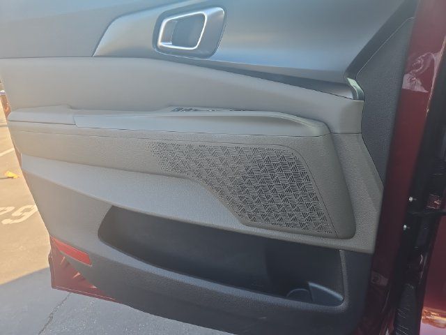 Used 2026 Kia Carnival FWD image 10