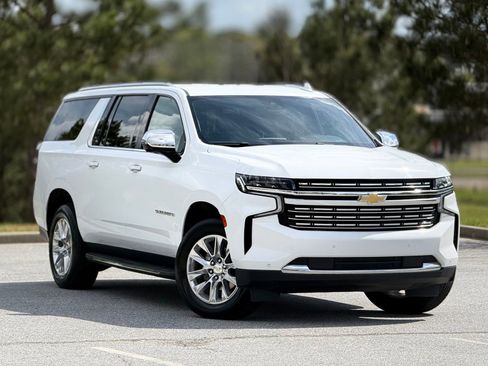 Used 2023 Chevrolet Suburban Premier RWD image 13