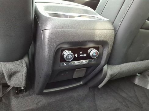 Used 2025 Buick Enclave Avenir AWD/4WD image 17