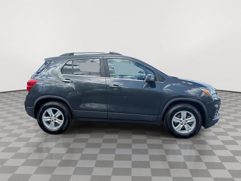 Certified 2018 Chevrolet Trax LT w/ Sun & Sound Package FWD image 12