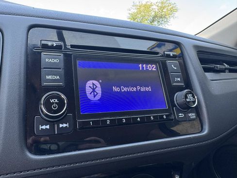 Used 2021 Honda HR-V LX image 6