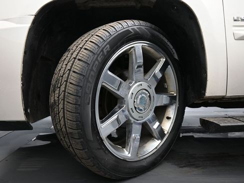 Used 2014 Cadillac Escalade ESV Premium image 44