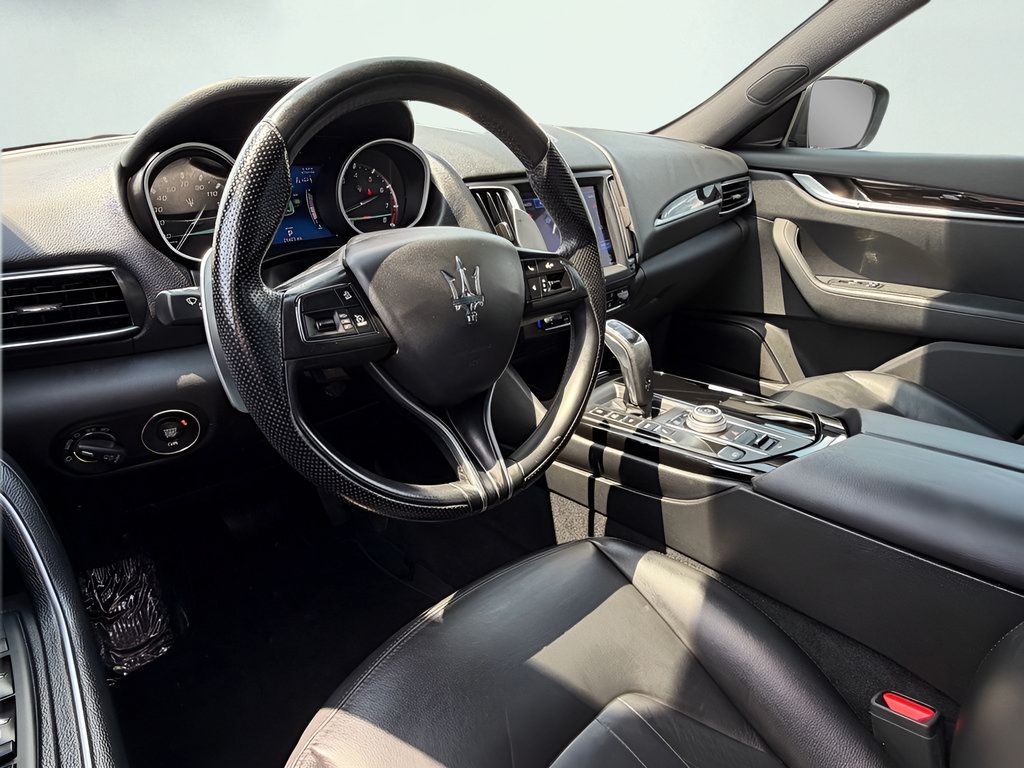 Used 2020 Maserati Levante AWD/4WD image 15
